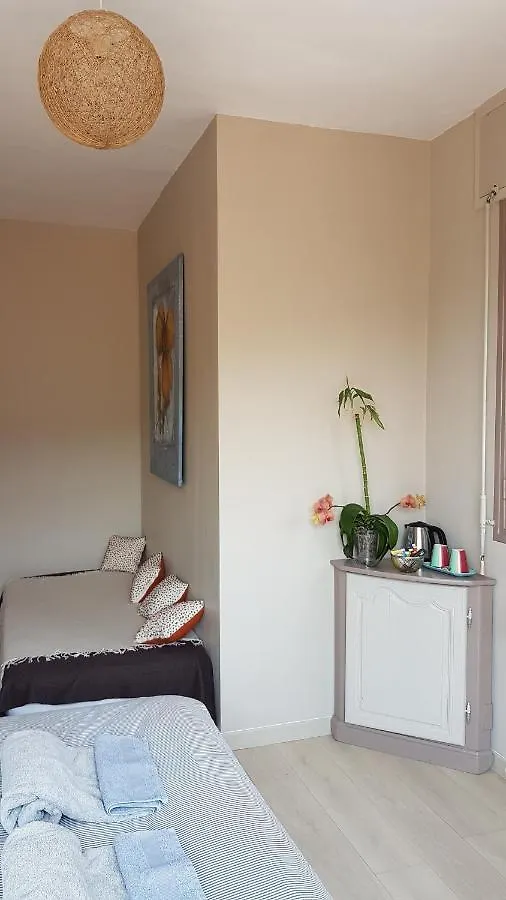 Le Domaine De La Feuilleraie Bed & Breakfast Coaraze 0*,
